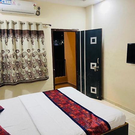 Hotel Meghmalhar Lodging Jejuri Dış mekan fotoğraf