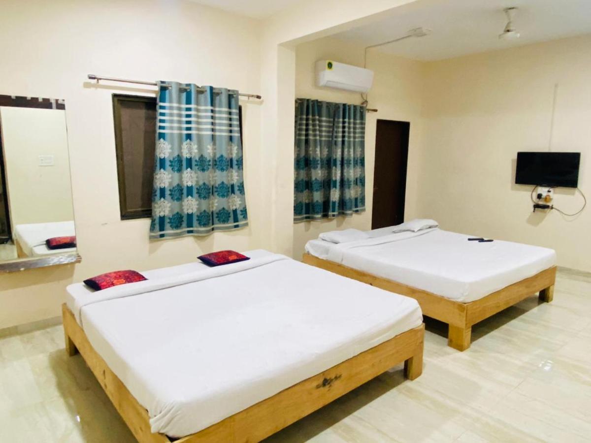 Hotel Meghmalhar Lodging Jejuri Dış mekan fotoğraf
